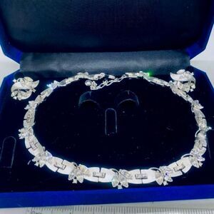 VTG. RARE CROWN TRIFARI CLEAR RHINESTONE DEMI FLOWERS NECKLACE & EARRINGS